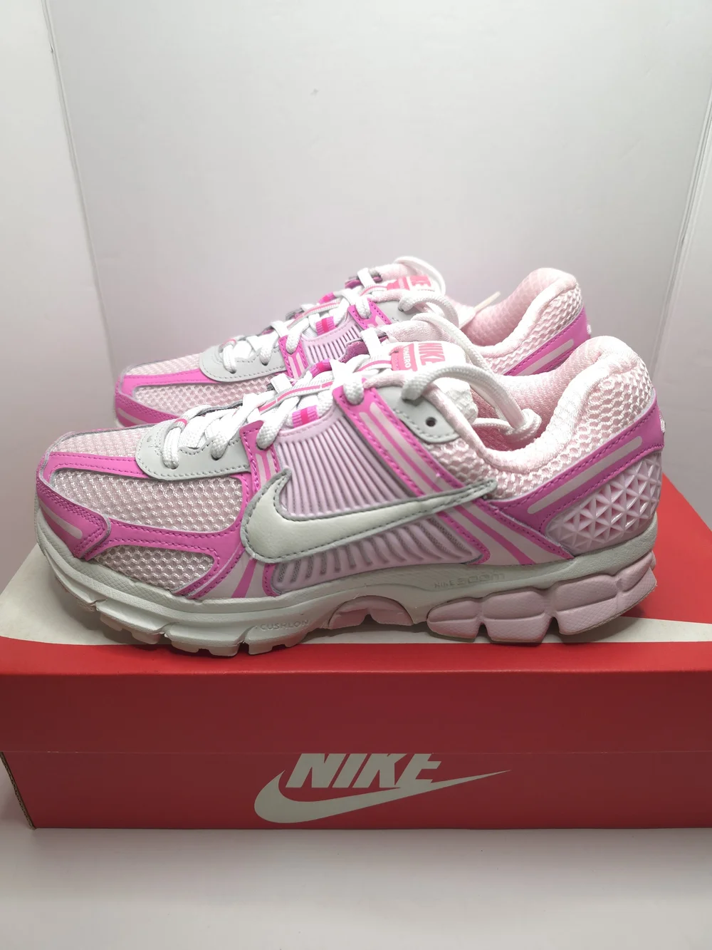 Nike Zoom Vomero 5 White Hyper Pink IM2404-645 Size 7.5W